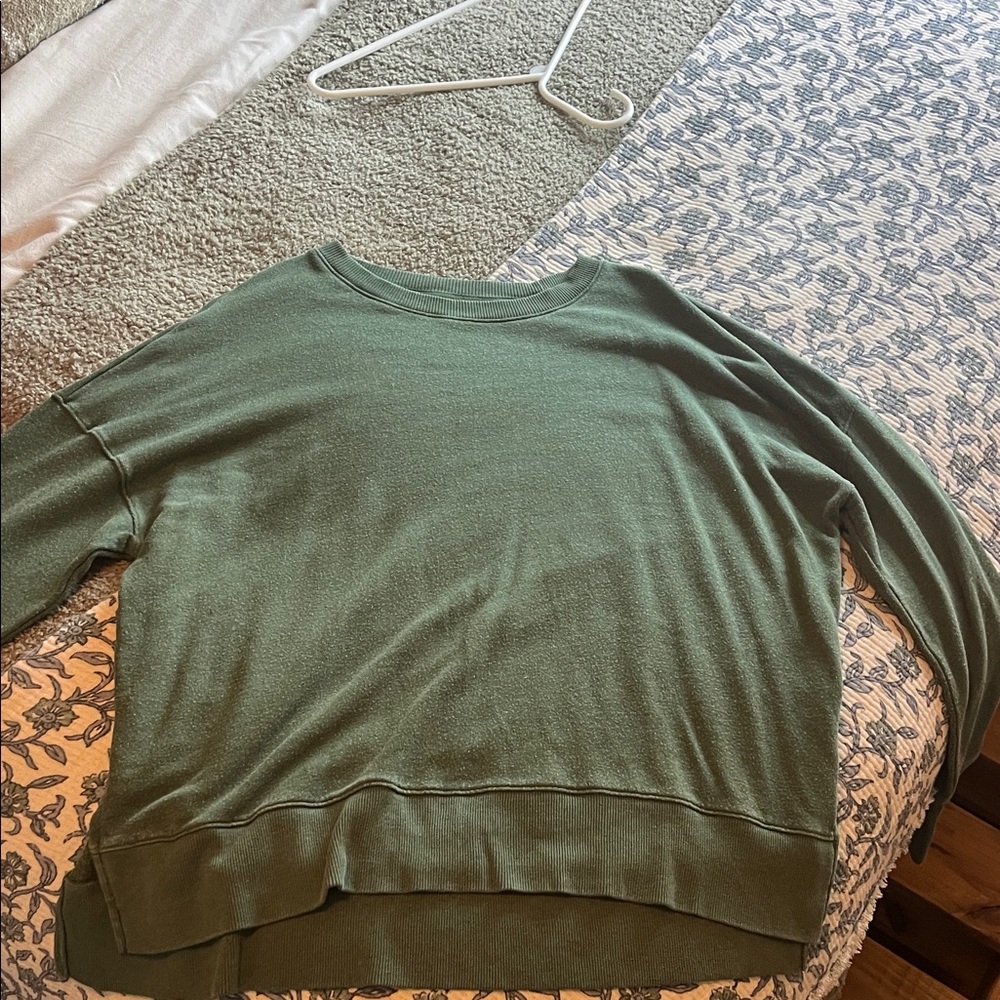 Time and Tru Green Sweatshirt